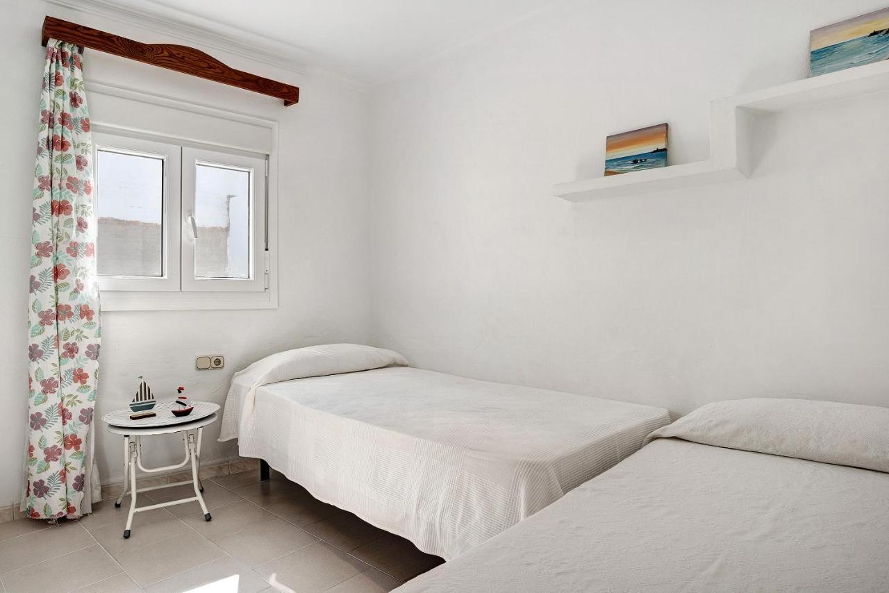 Casa De Romero - Solo Familias โกนิล เด ลาฟรอนเตรา ภายนอก รูปภาพ